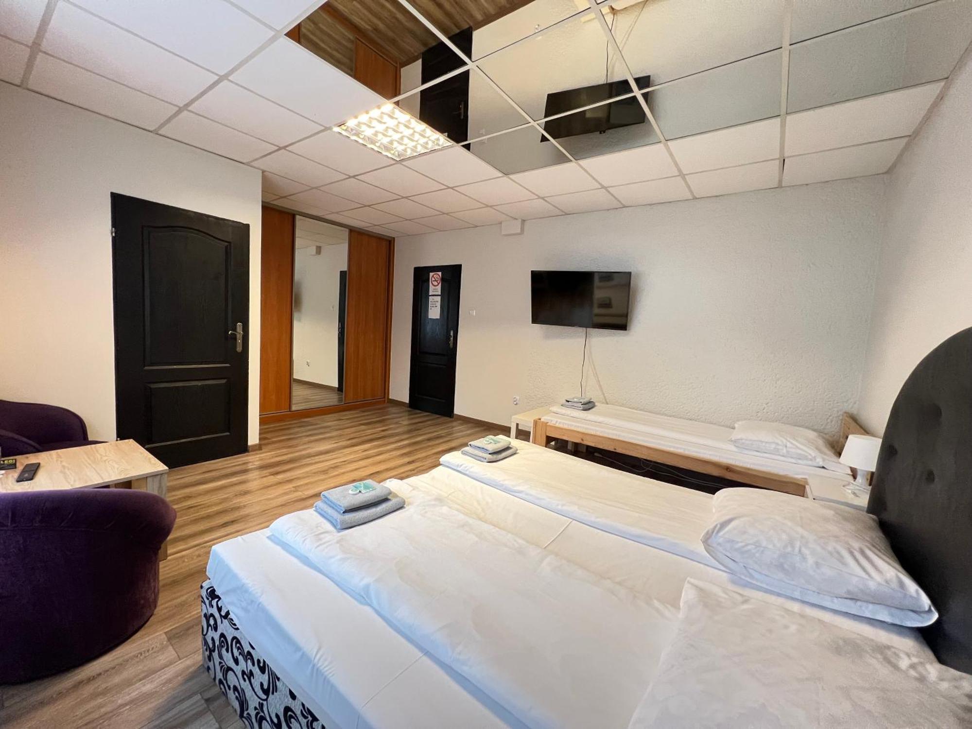 Etna - Hostel -Noclegi Rzeszów Eksteriør bilde